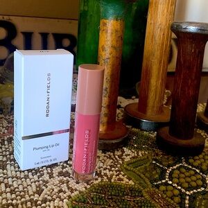 NIB💕Rodan + Fields💕Lip Plumping Oil in Shade Pink